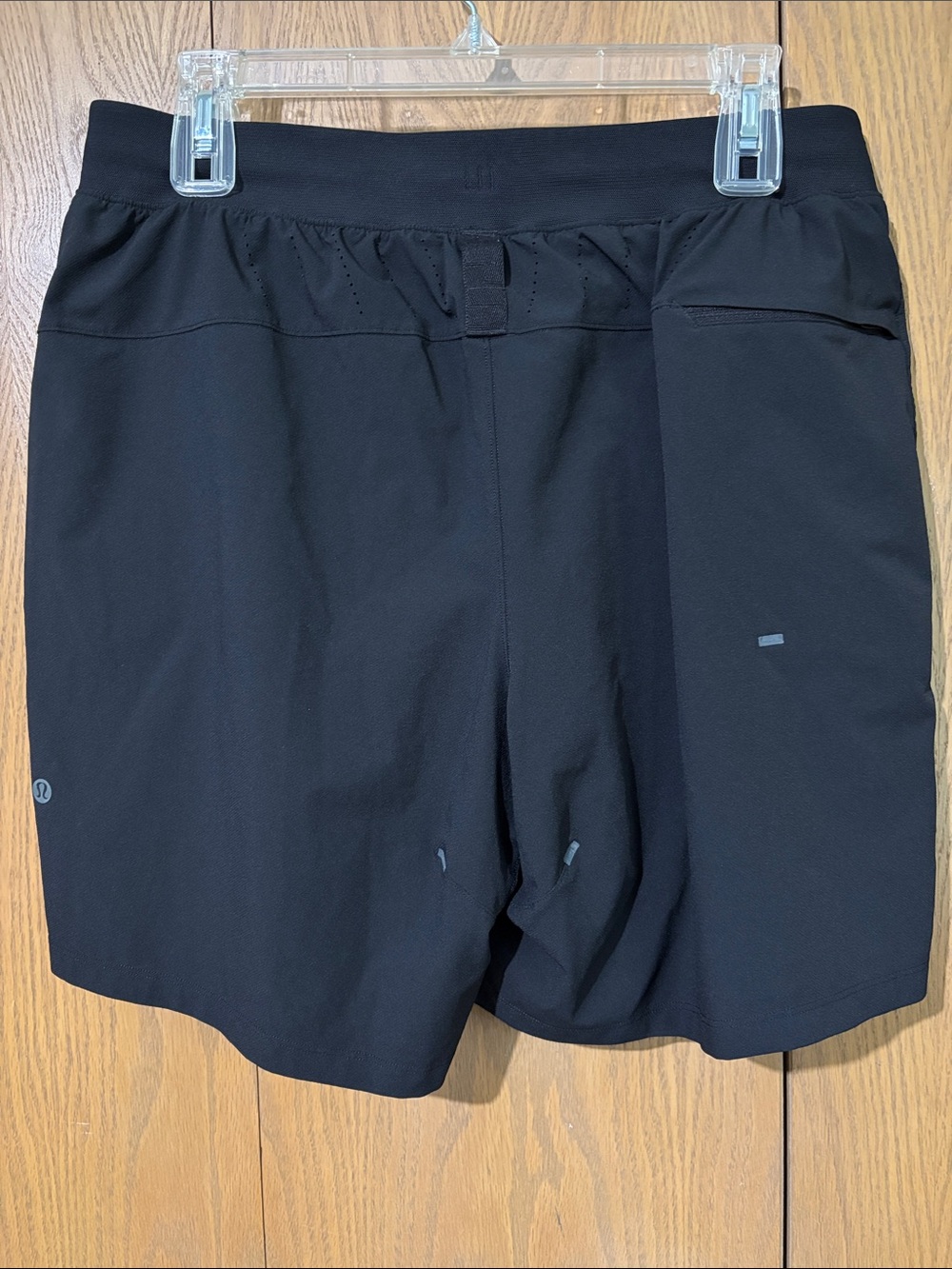 Lululemon license to train large men’s Black Performance Drawstring Shorts - Picture 4 of 7